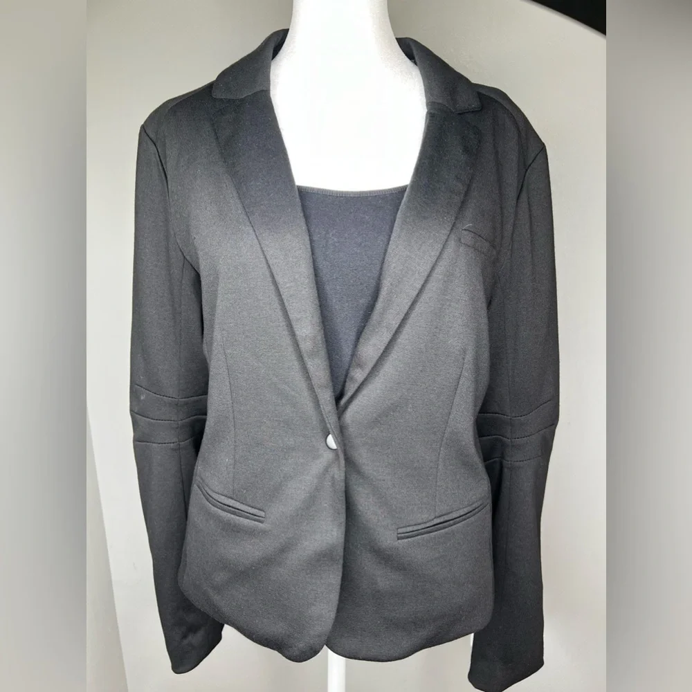 Mark Black Blazer with Stripe Lining Size Large - Sophisticated and Modern - Picture 1 of 13